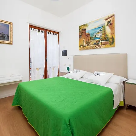 Cristina - De Vivo Realty