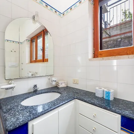 Cristina - De Vivo Realty *